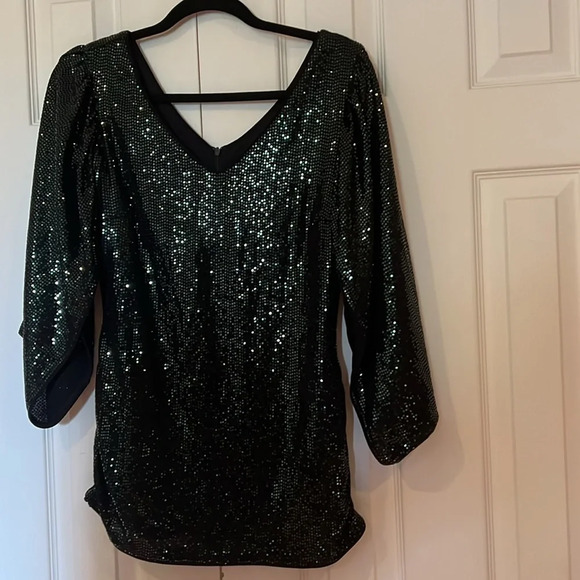Lyman Par by Frank Lyman Green Sequins peplum cocktail  blouse with slit - Picture 12 of 12